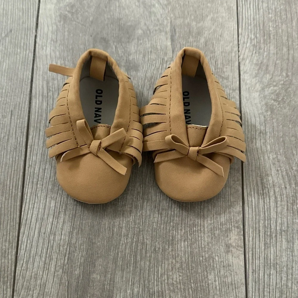 old navy tan moccasin booties baby girl 0-3 months never worn